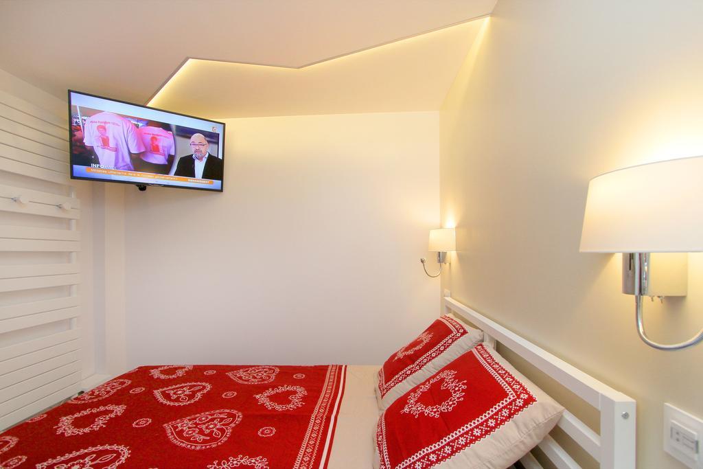 Le 24 Apartment Лес дьо Алпс Екстериор снимка